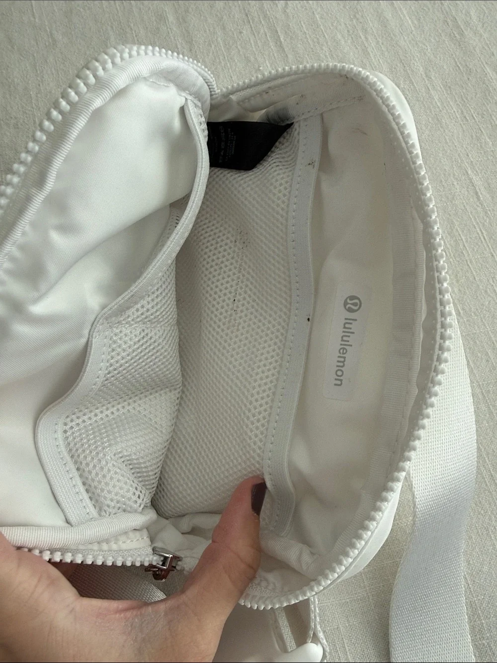 LULULEMON x DISNEY Collab White Mickey Graphic Crossbody Belt Bag